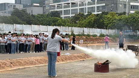 灭火器演练4(1)_2501_1407.png